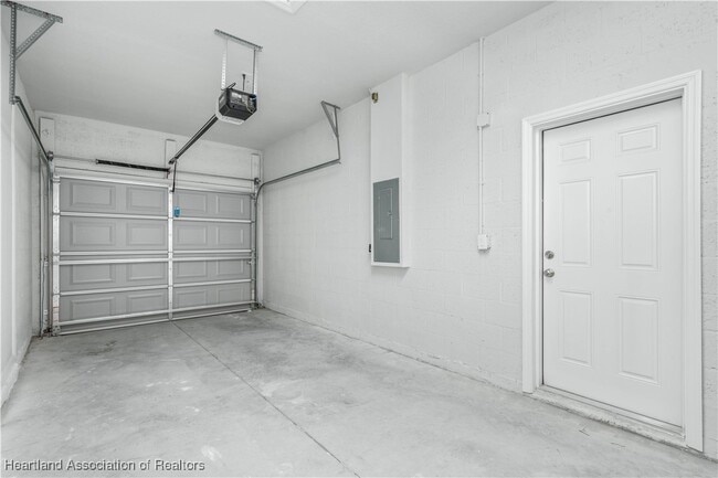 Building Photo - 1103 Gigon Ct