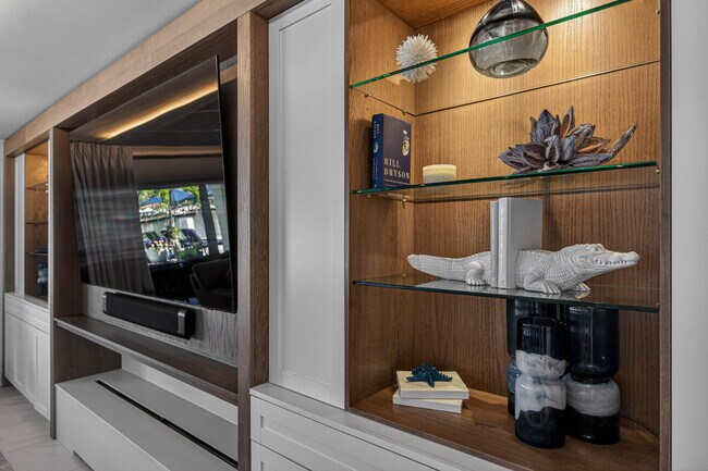 Building Photo - 3109 NE 42nd Ct