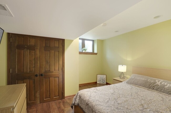 Building Photo - 11400 Burr Oak Ln