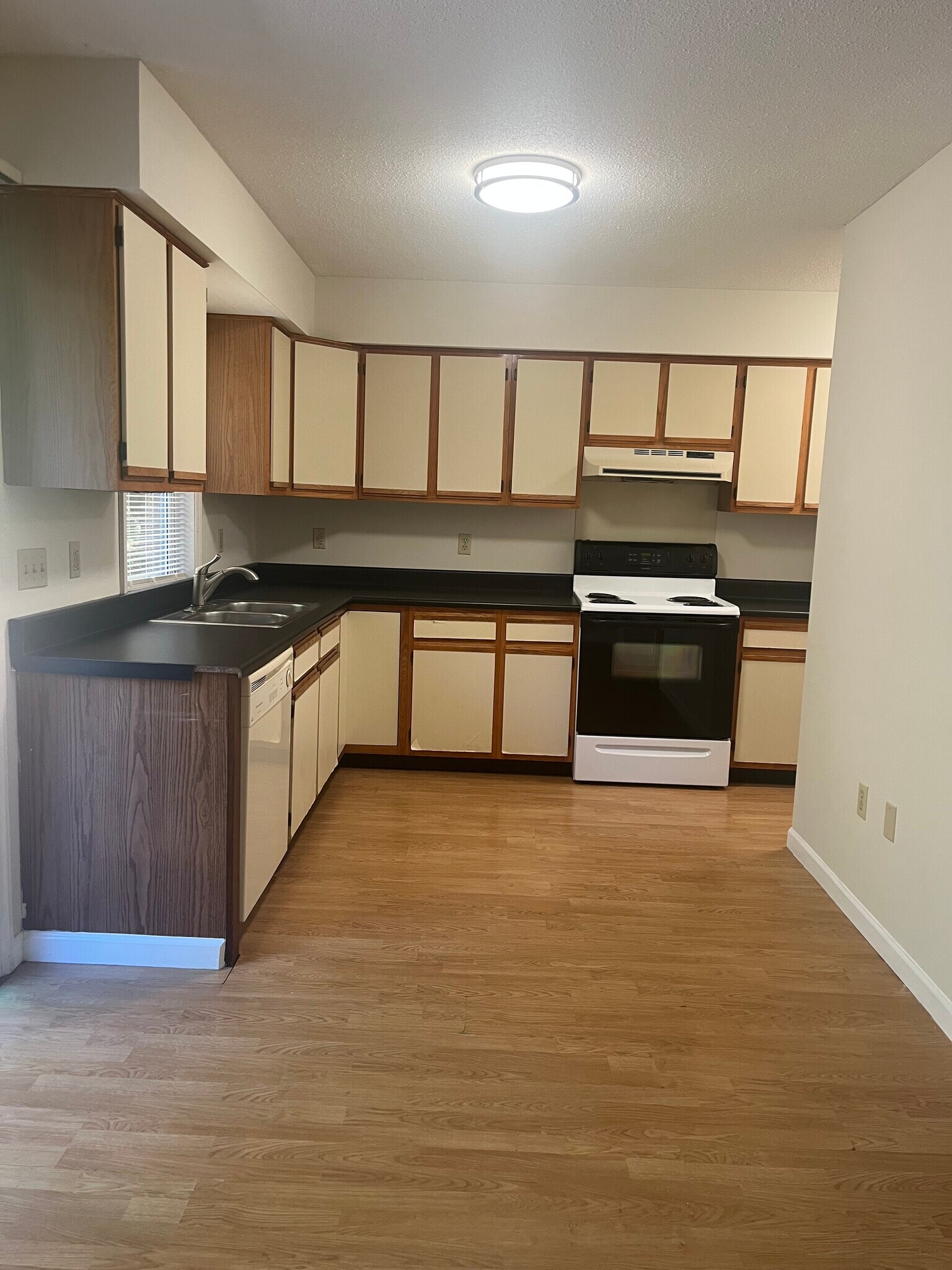 Building Photo - 5 Werner Ct