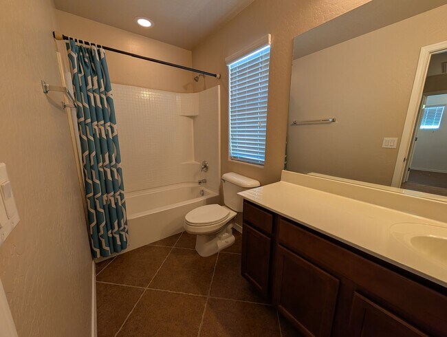 Building Photo - 4 Bedroom 3 Bathroom Circle Cross Ranch Home