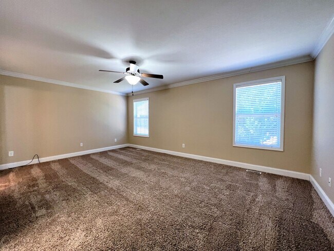 Building Photo - FOUNTAIN CITY: 3 BEDROOM, 2 BATH IN MAPLE ...