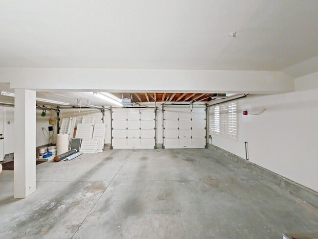 Building Photo - 1014 Calle Venezia