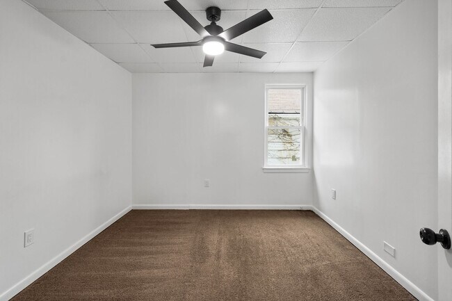 Building Photo - Stunning 3 bedroom home in Pittsburgh avai...