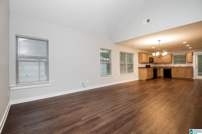 Building Photo - 875 Maple Trce