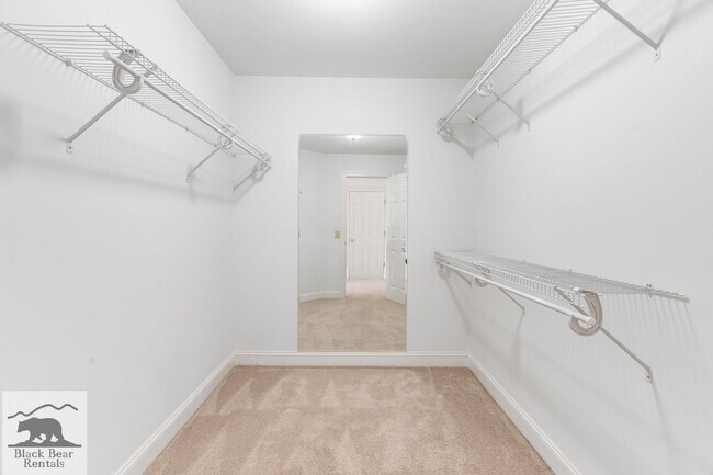 Building Photo - South AVL - Grand Residence in The Cotswol...