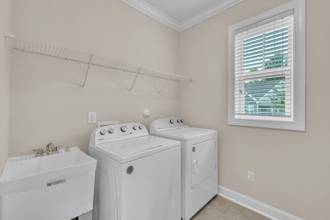 Building Photo - 747 Catherine Lake Ct