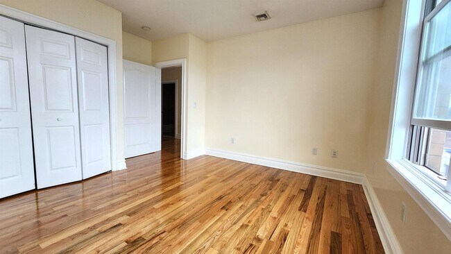 Building Photo - 1000 West St