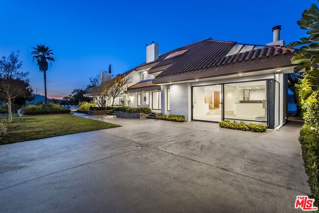 Building Photo - 7940 Vulcan Dr