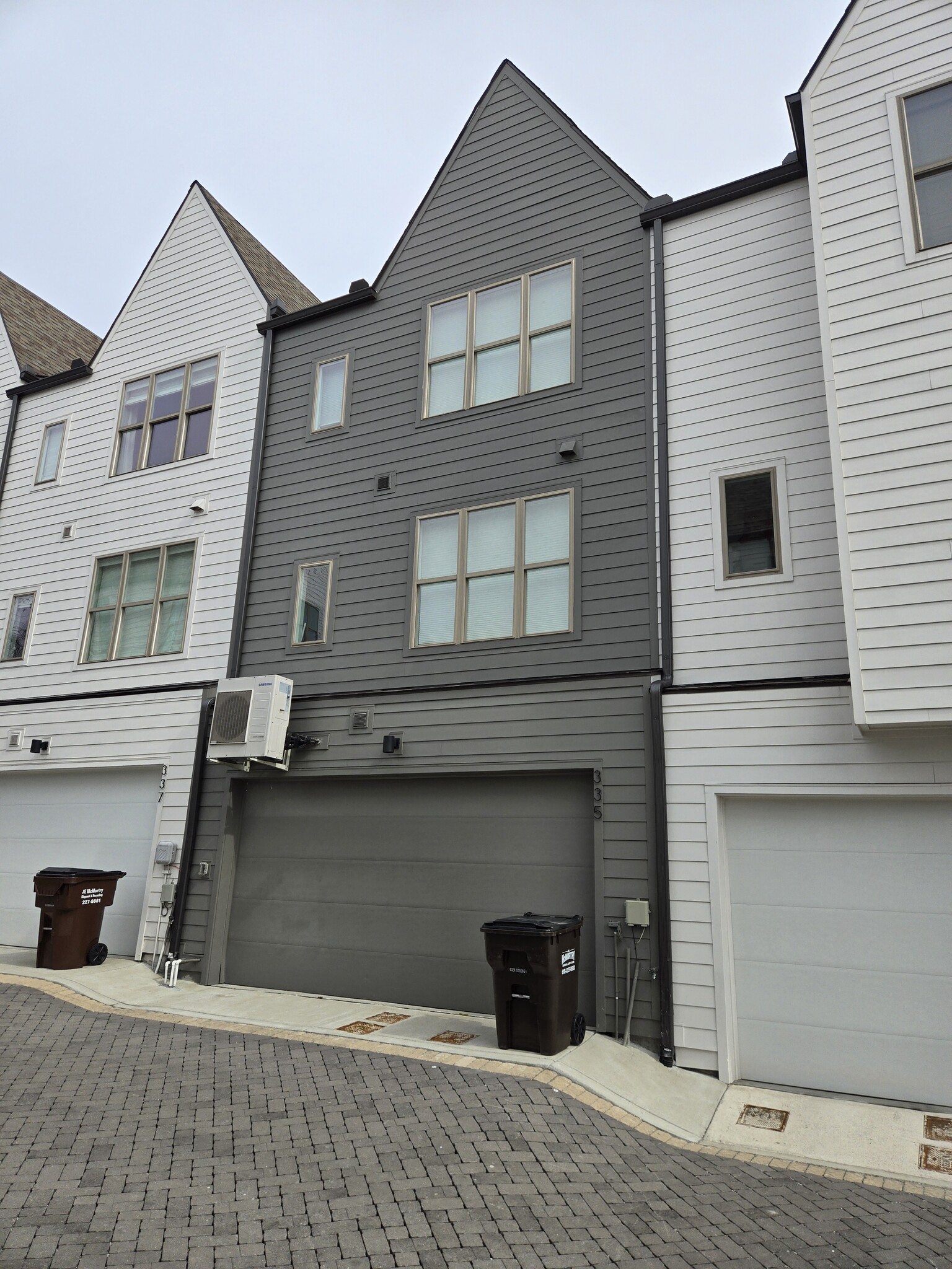 Building Photo - 339 E Village Ln