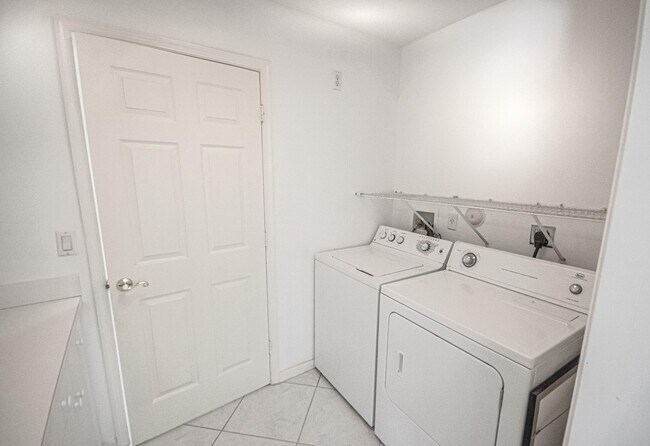 Building Photo - 12523 169th Ct N