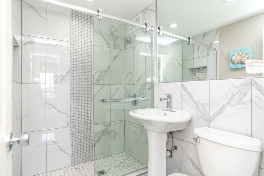 Building Photo - 215 Piedmont Ave NE