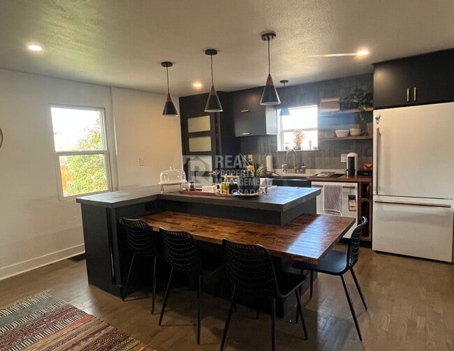 Building Photo - 108 Walnut St