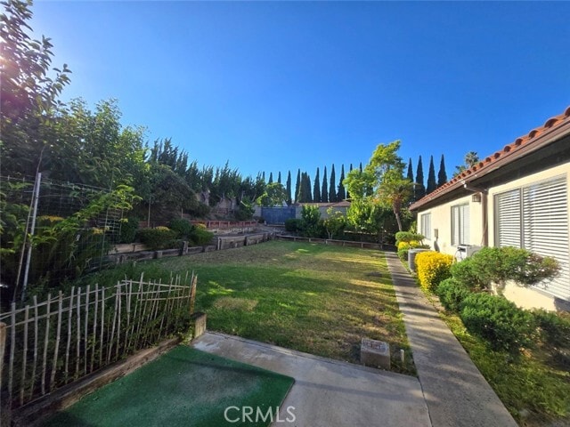 Building Photo - 2125 Camino La Vista