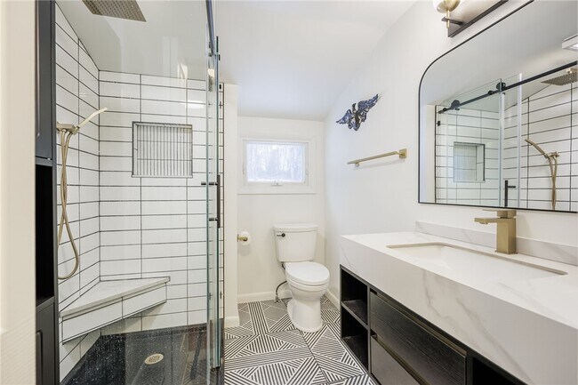 Building Photo - 105 Chestnut Dr