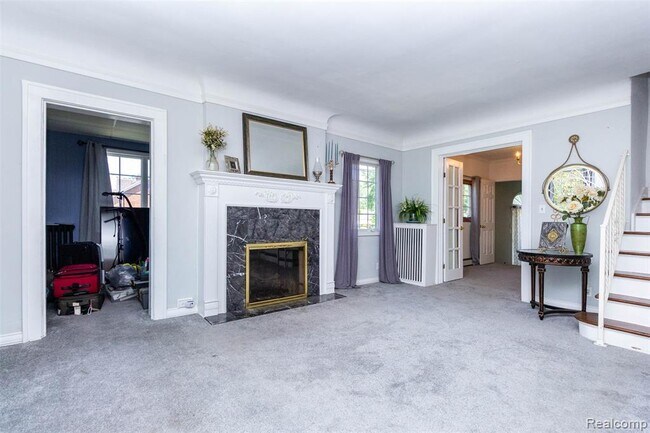 Building Photo - 8911 Manor Ave