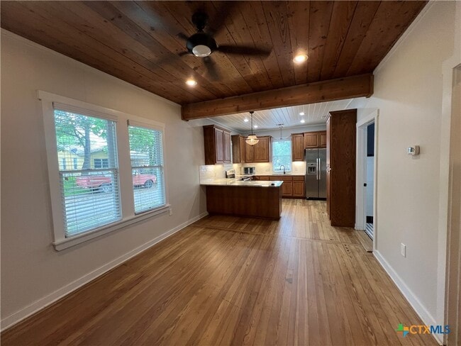 Building Photo - 305 S Washington Ave