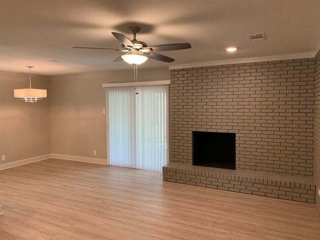 Building Photo - 2405 N Ricketts St