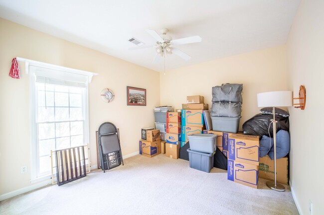 Building Photo - 35 Bridle Ct