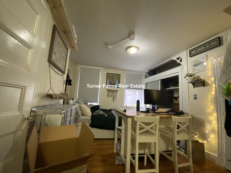 Building Photo - 71 Revere St