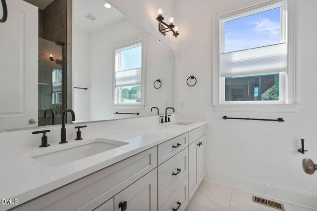 Building Photo - 3438 Snowbed Ridge Dr