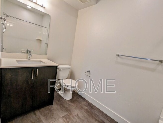 Building Photo - 965 S 200 W