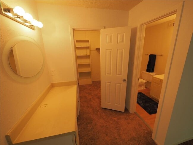Building Photo - 533 Demarett Dr