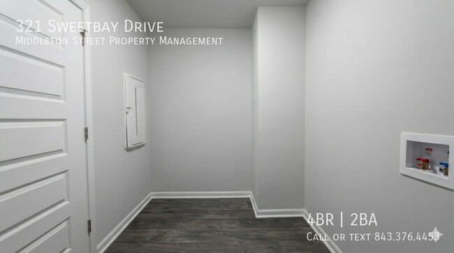 Building Photo - 321 Sweetbay Dr