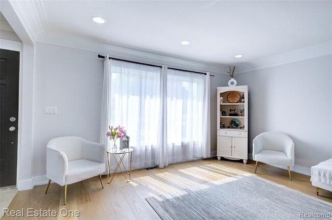 Building Photo - 8126 Dale St