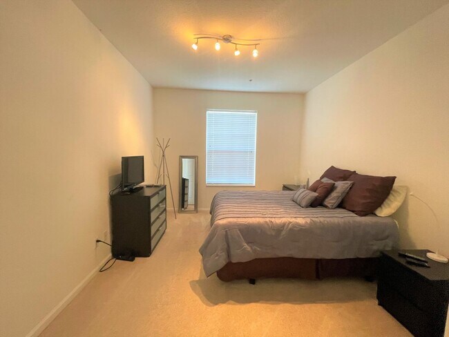 Building Photo - FURNISHED APARTMENT IN THE METROWEST AREA!
