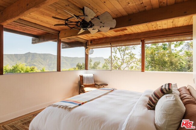 Building Photo - 26237 Fairside Rd