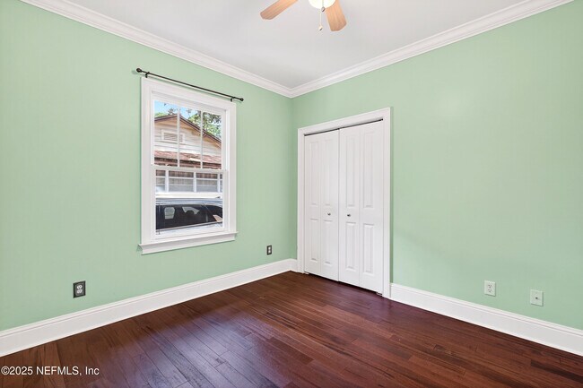 Building Photo - 1580 Glendale St