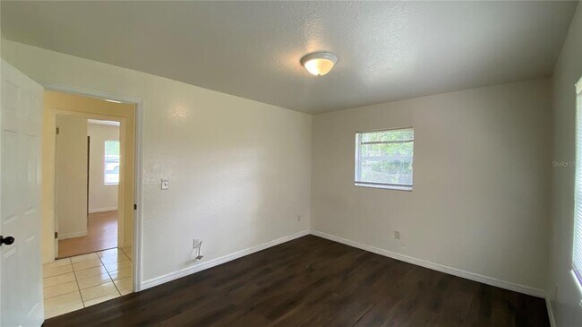 Building Photo - 2717 NE 17th Ave