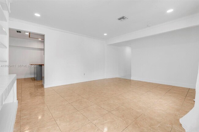 Building Photo - 6101 SW 24th St