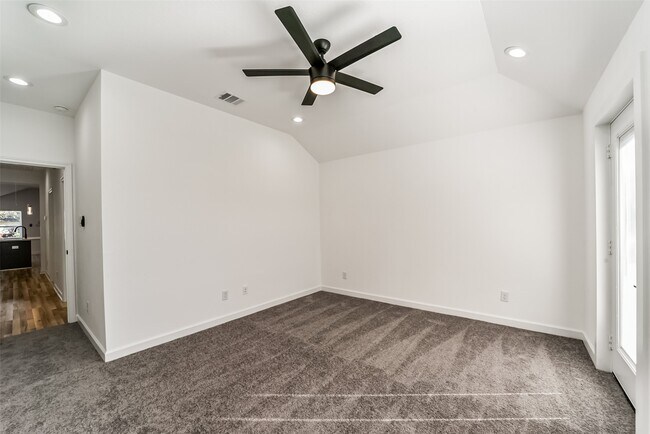 Building Photo - 5714 Beldart