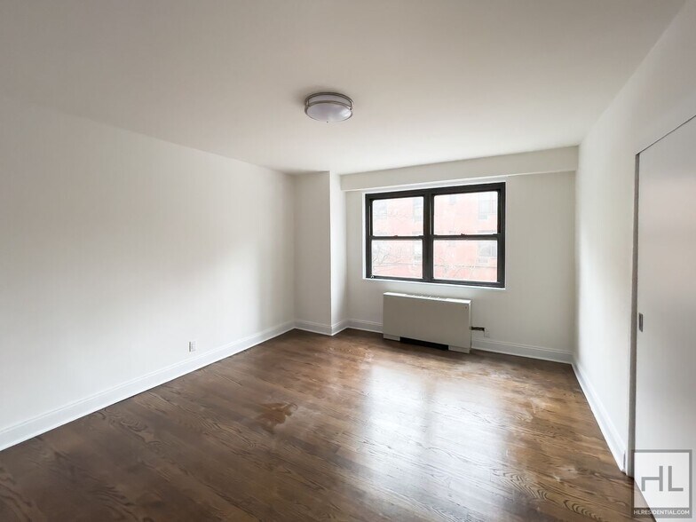 Building Photo - Beautiful 2 Bedroom 2 Bath Apartment/3Bed ...