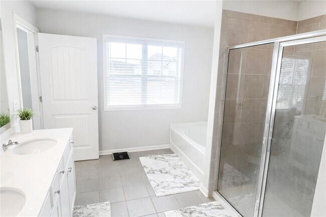 Building Photo - 182 Woodhouse Cir