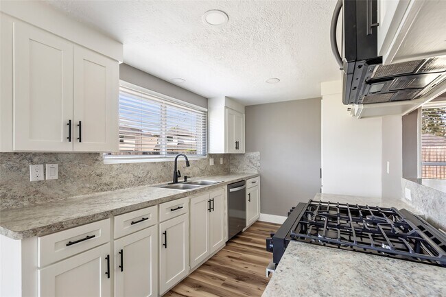 Building Photo - 24615 Shellbrook Dr
