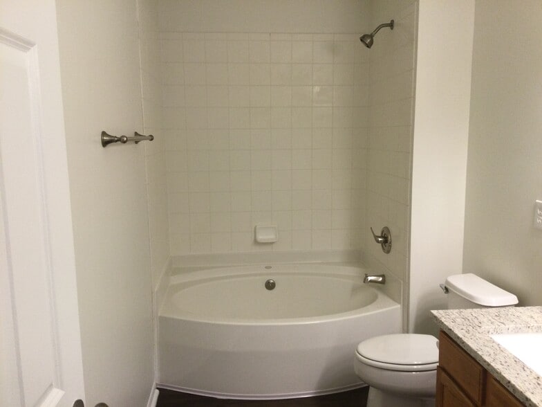 Building Photo - 7885 Butterfield Ln