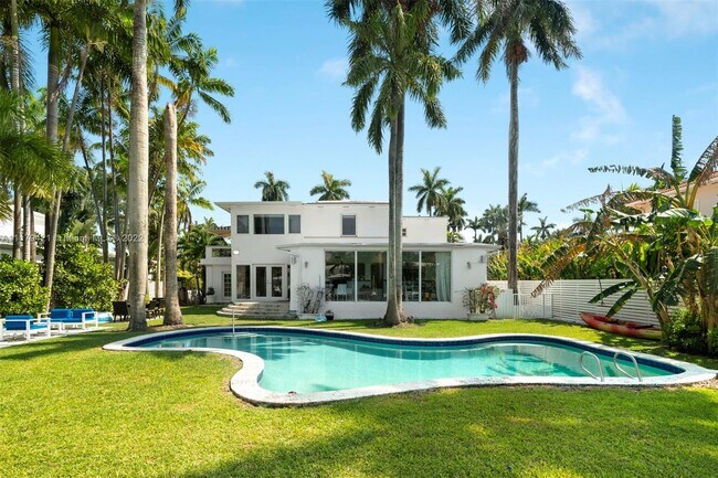 Building Photo - 1745 W 24th St