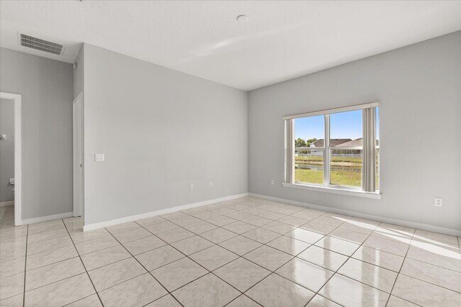 Building Photo - 1000 Vaquero Ln