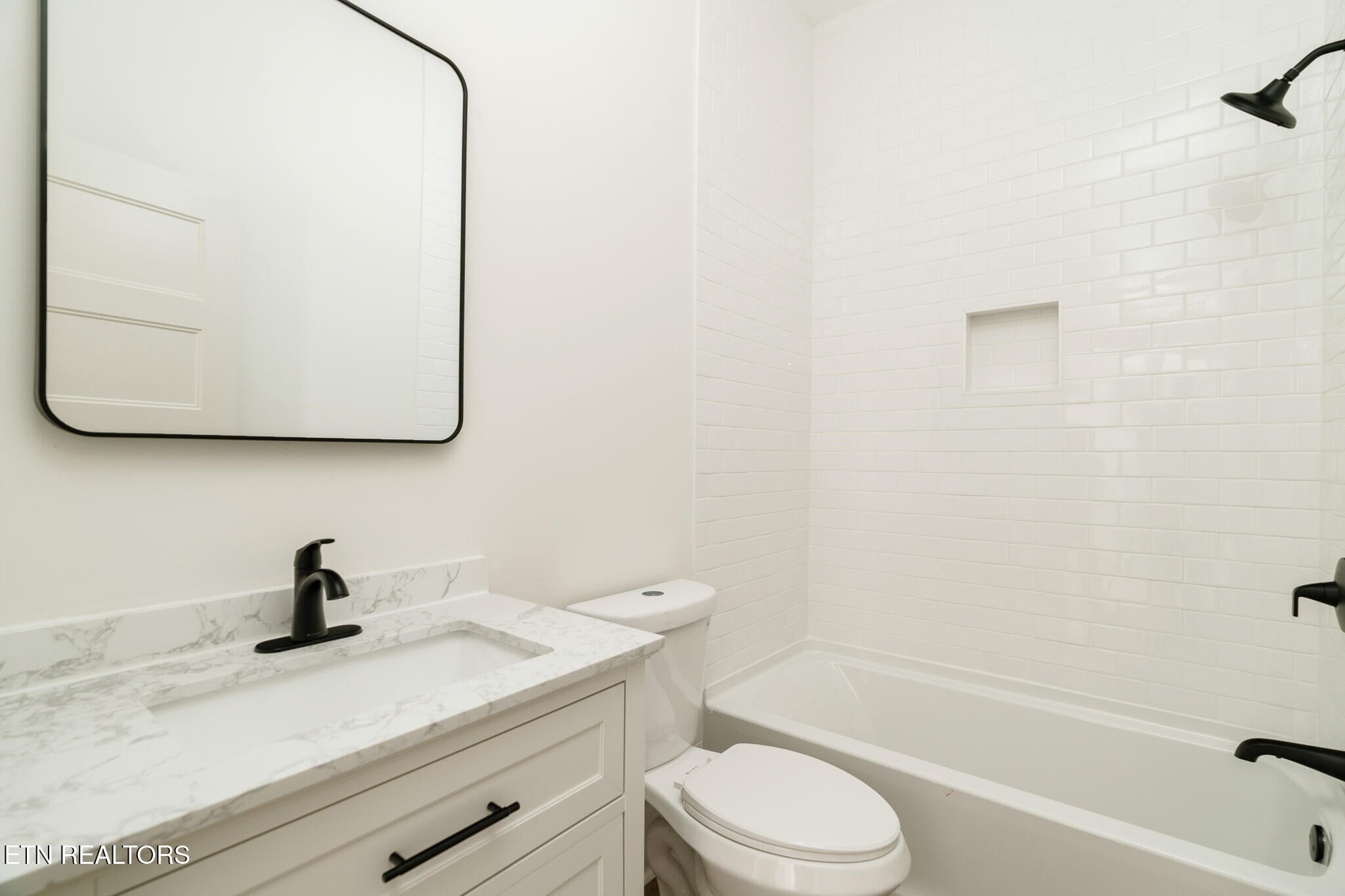 Bathroom 2 - 570 Monroe St