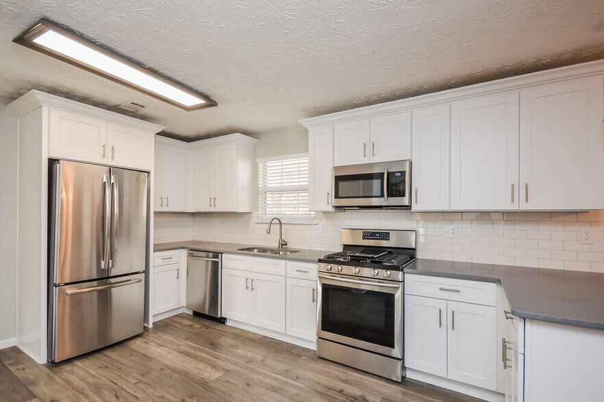 Building Photo - 5476 Perching Pl