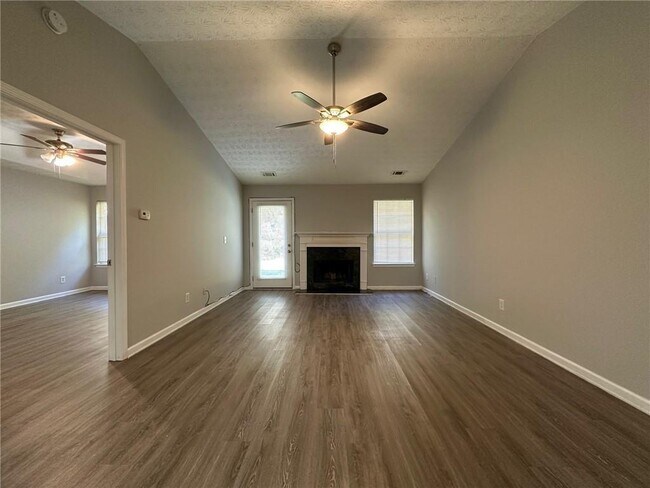 Building Photo - 3976 Hidden Hollow Dr