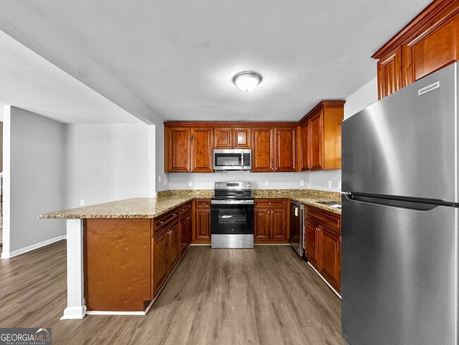 Building Photo - 440 Dartmouth Dr SW