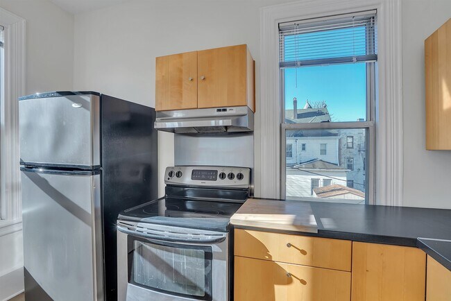 Building Photo - 25 Reservoir Ave