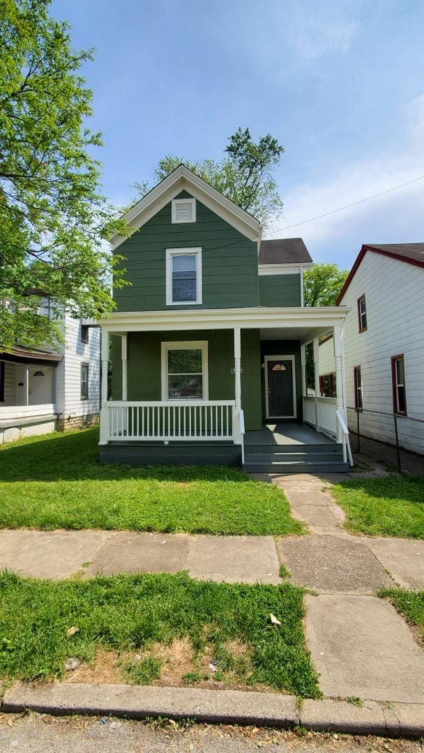 Building Photo - Beautifully updated and Spacious!  2 Bed H...