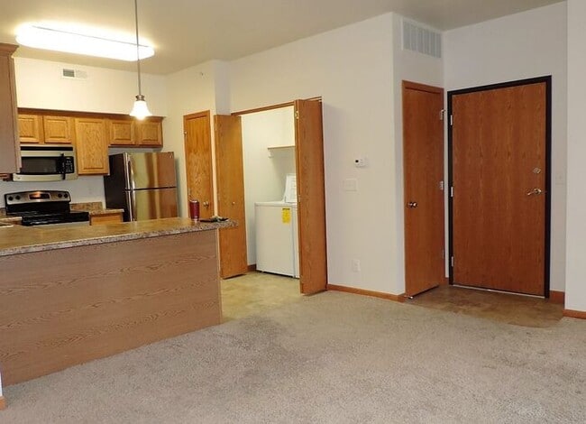 Building Photo - $1,325 | 2 Bedroom, 2 Bathroom Condo | Pet Friendly* | Available for August 1st, 2026 Move In!