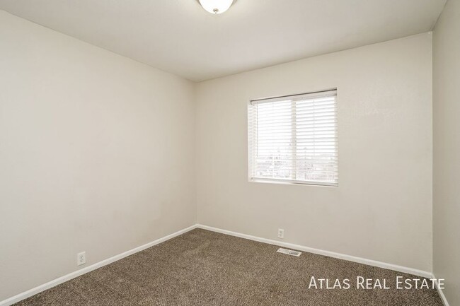 Building Photo - 6472 Sonny Blue Dr