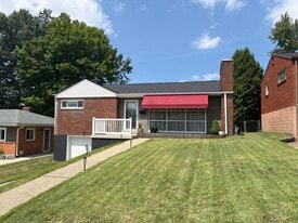 Building Photo - 1624 Sillview Dr